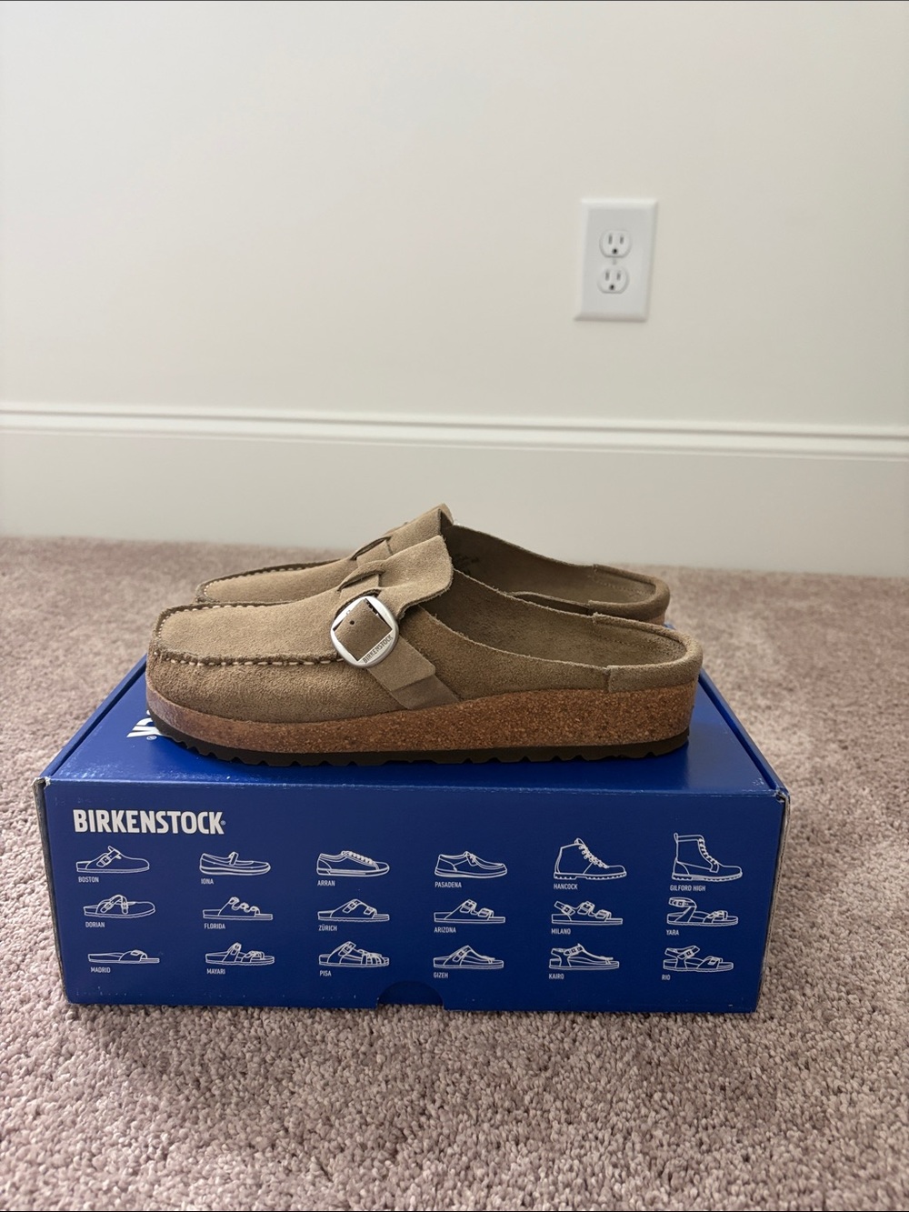 NWT Birkenstock Women’s Suede Buckle Clog – Classic Brown Size EU 39